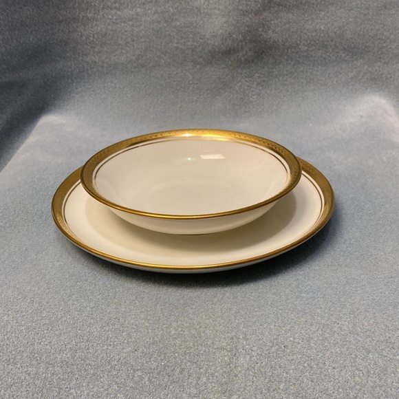 HUTSCHENREUTHER SELB BAVARIA GOLD ENCRUSTED GOLD IVY LEAF BERRY BOWL AND SAUCER - Picture 4 of 14